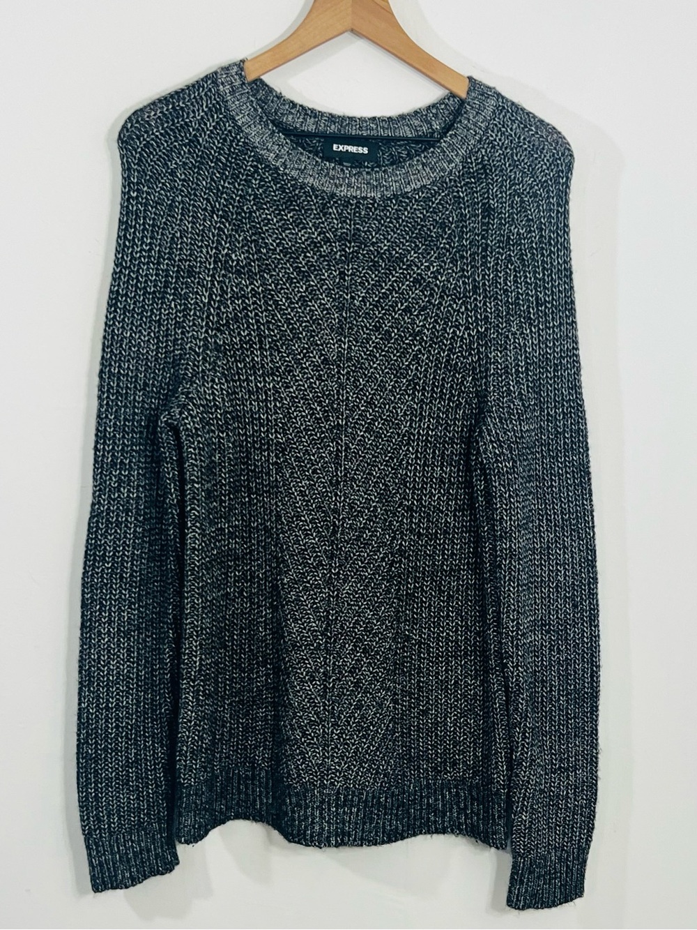 Express Gray Knit Crewneck Pullover Wool Mix Casual Fit Size Medium Classic Fit